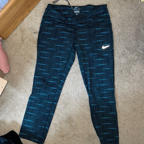 Nike Pro - Picture 1 of 3